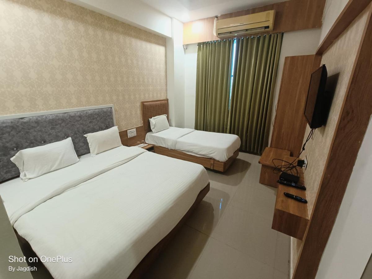 Hotel Asopalav Gándhínagar Exteriér fotografie